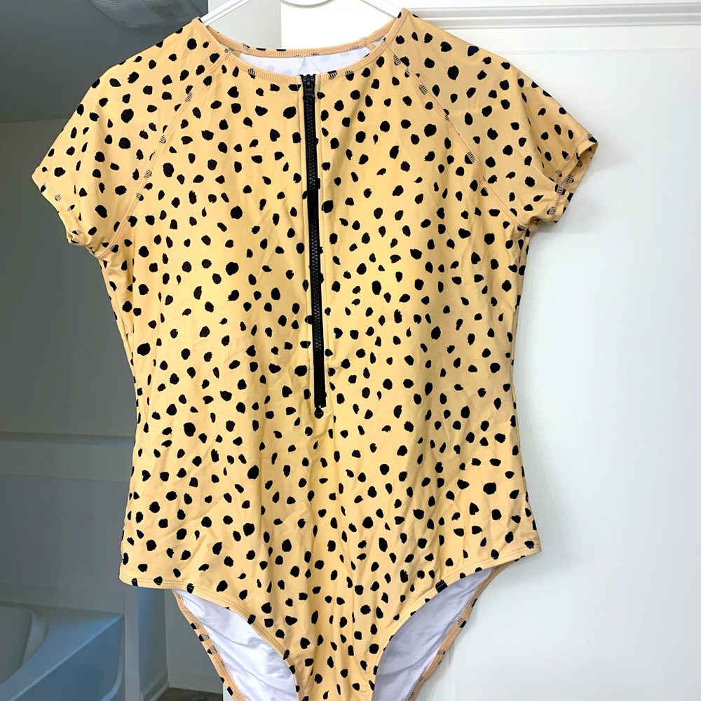 Brand new one piece swim suit with zipper from Cupshe with tags.